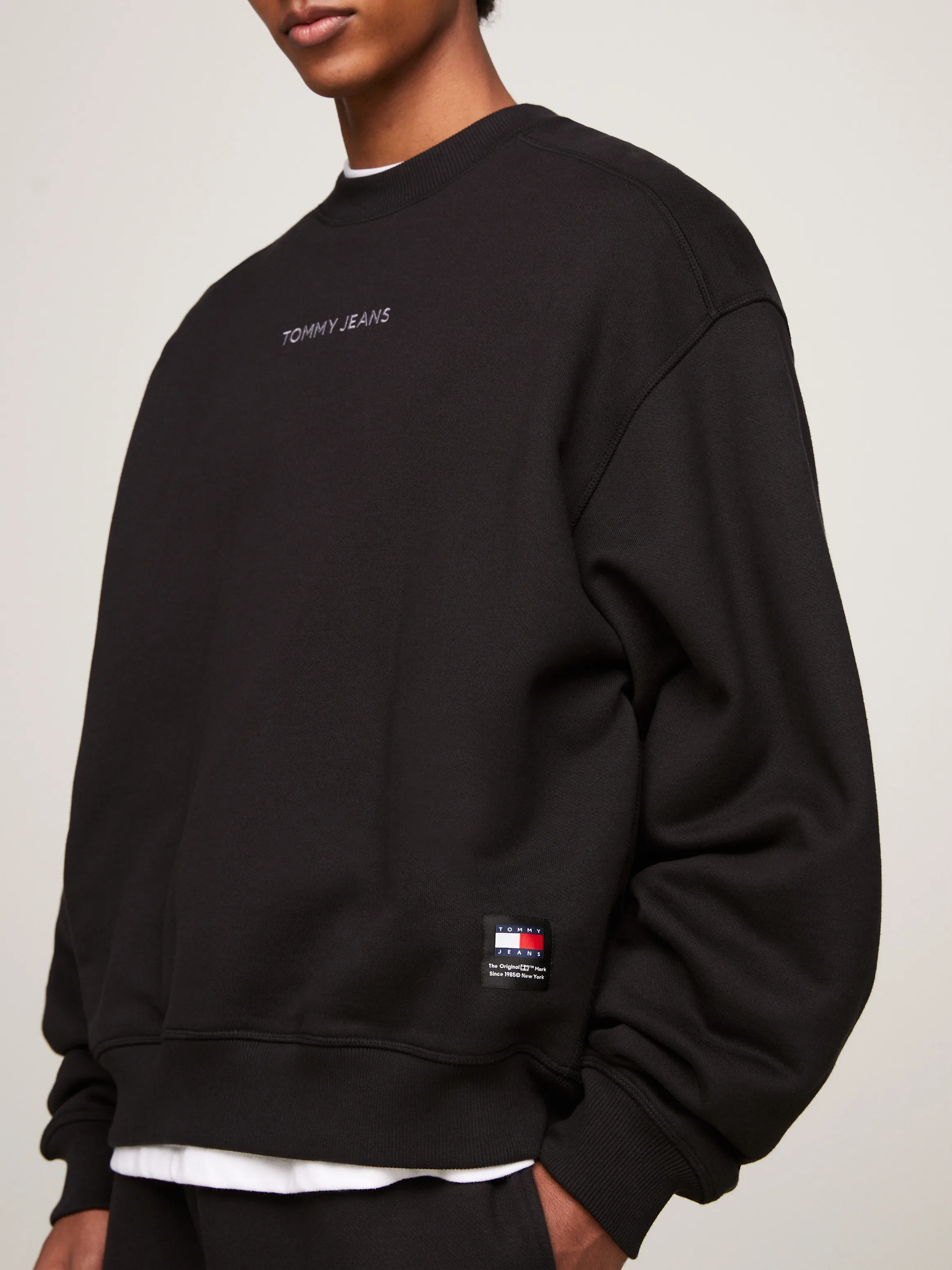 Classics Logo Boxy Fleece Sweatshirt | Sweatshirts & Hoodies | Tommy Jeans