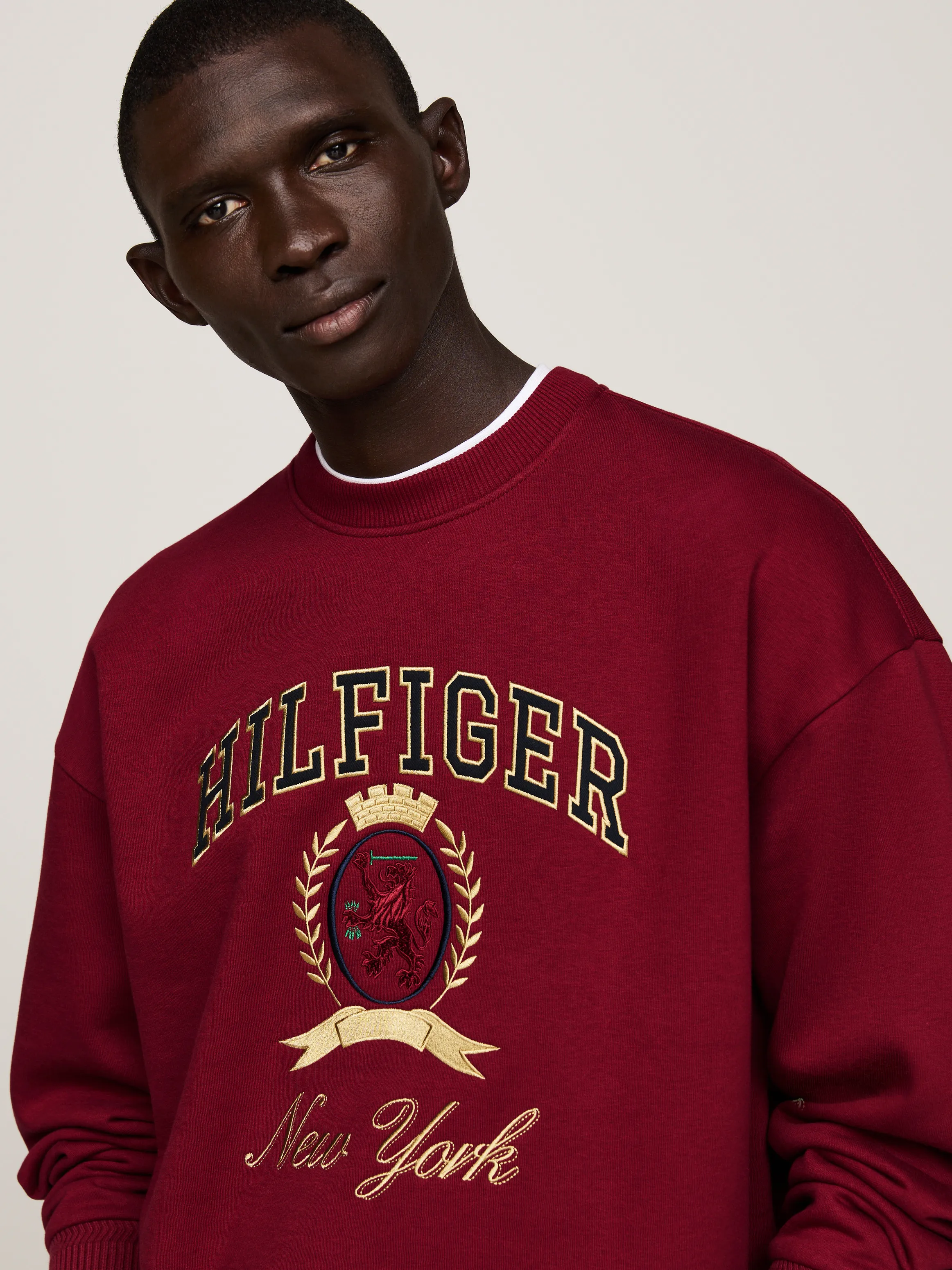 Crest Embroidery Crew Neck Sweatshirt | Sweatshirts & Hoodies | Tommy Hilfiger