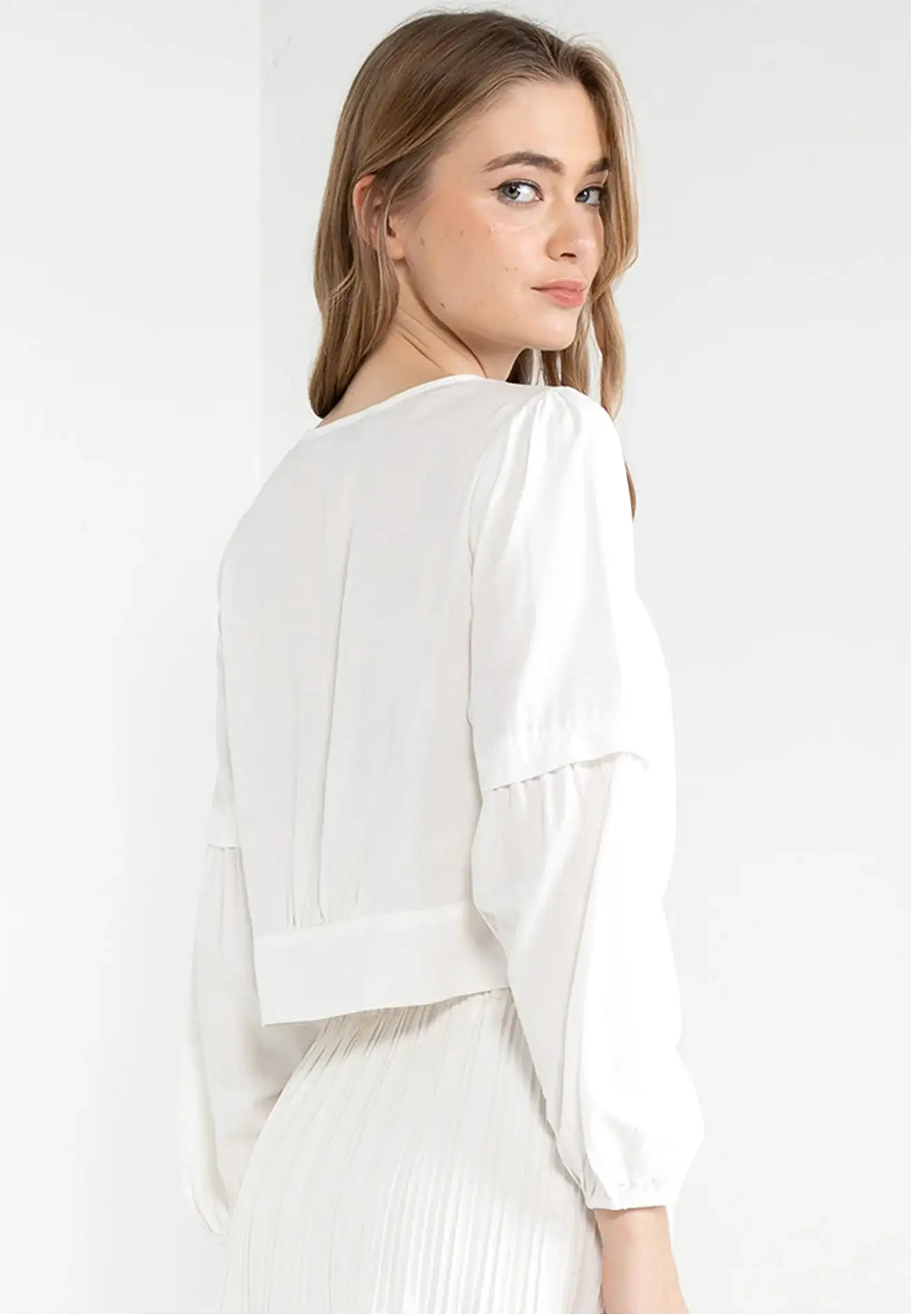 ELLE Apparel Square Neck Ruffle Details Blouse