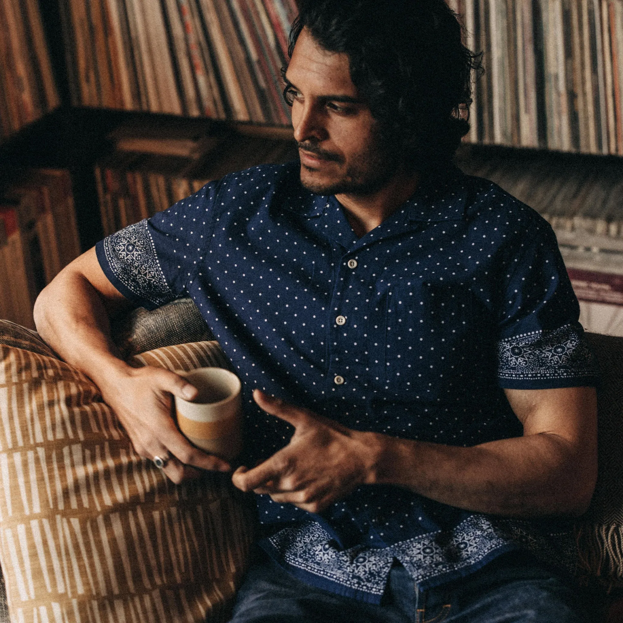 The Short Sleeve Hawthorne in Indigo Star Dot Border