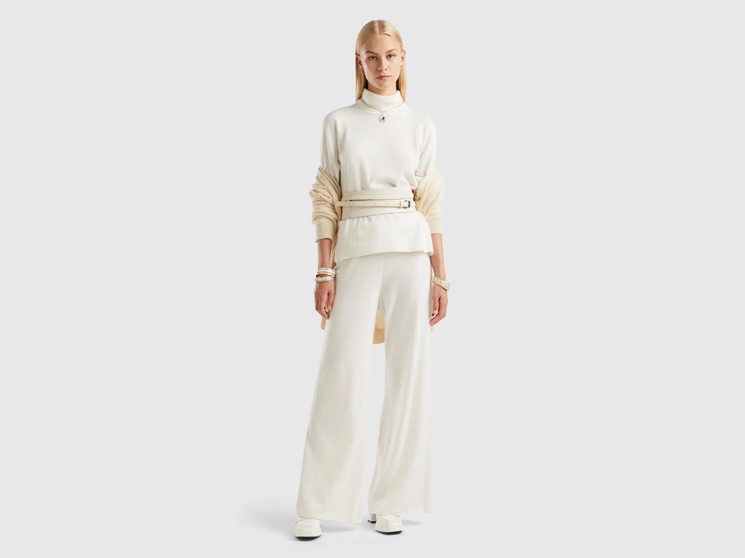 White turtleneck sweater in cashmere and wool blend - Creamy White | Benetton